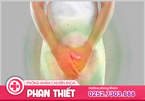 Sau quan hệ nhận thấy khí hư có mùi hôi tại vì sao?